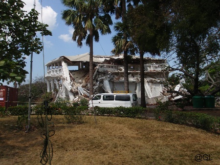 Impact sur les institutions et bâtiments historiques, la Résidence de l'Ambassadeur de France en Haïti.
