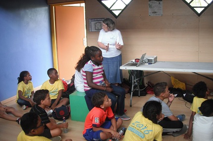 Les élèves du LAD à l'atelier "Zyé à Mangrov-la"